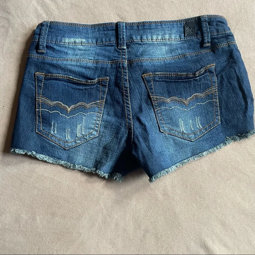 Black Crystal Short Jean Shorts - Juniors Size 3 - Picture 4 of 5